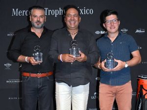 Pedro López, Jesús Eskauriatza y Bricio Constantino, primero, segundo y tercer lugar categoría "A"